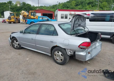 2001 Honda Accord 3.0 Ex из США, поврежденный, VIN 1HGCG16511A032275